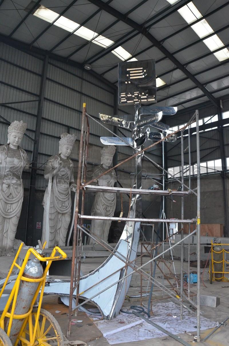 Fabricating-stainless-steel-sculptures-urban-ulaanbaatar